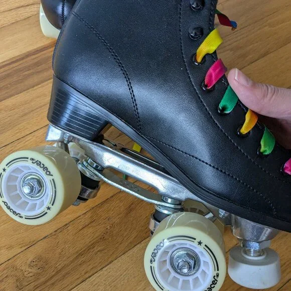 Pacer Stratos quad indoor/outdoor roller skates with rainbow laces - Picture 2 of 4
